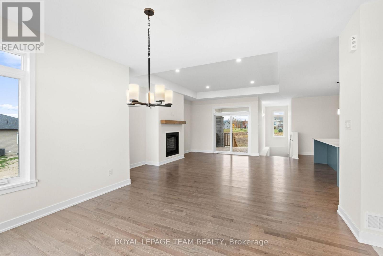 Photo 23 of 62 Hogan Drive, Mcnab Braeside ON