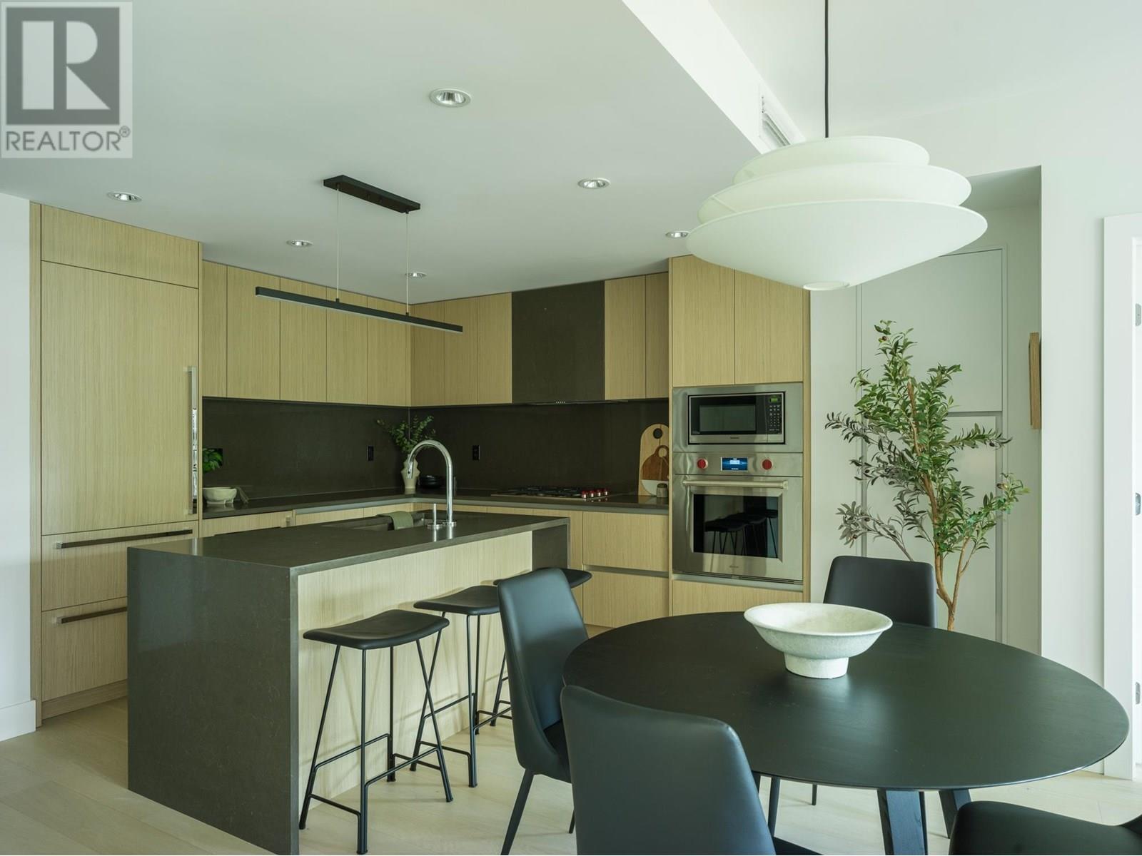 Photo 1 of 310 3636 W 39th Avenue, Vancouver BC