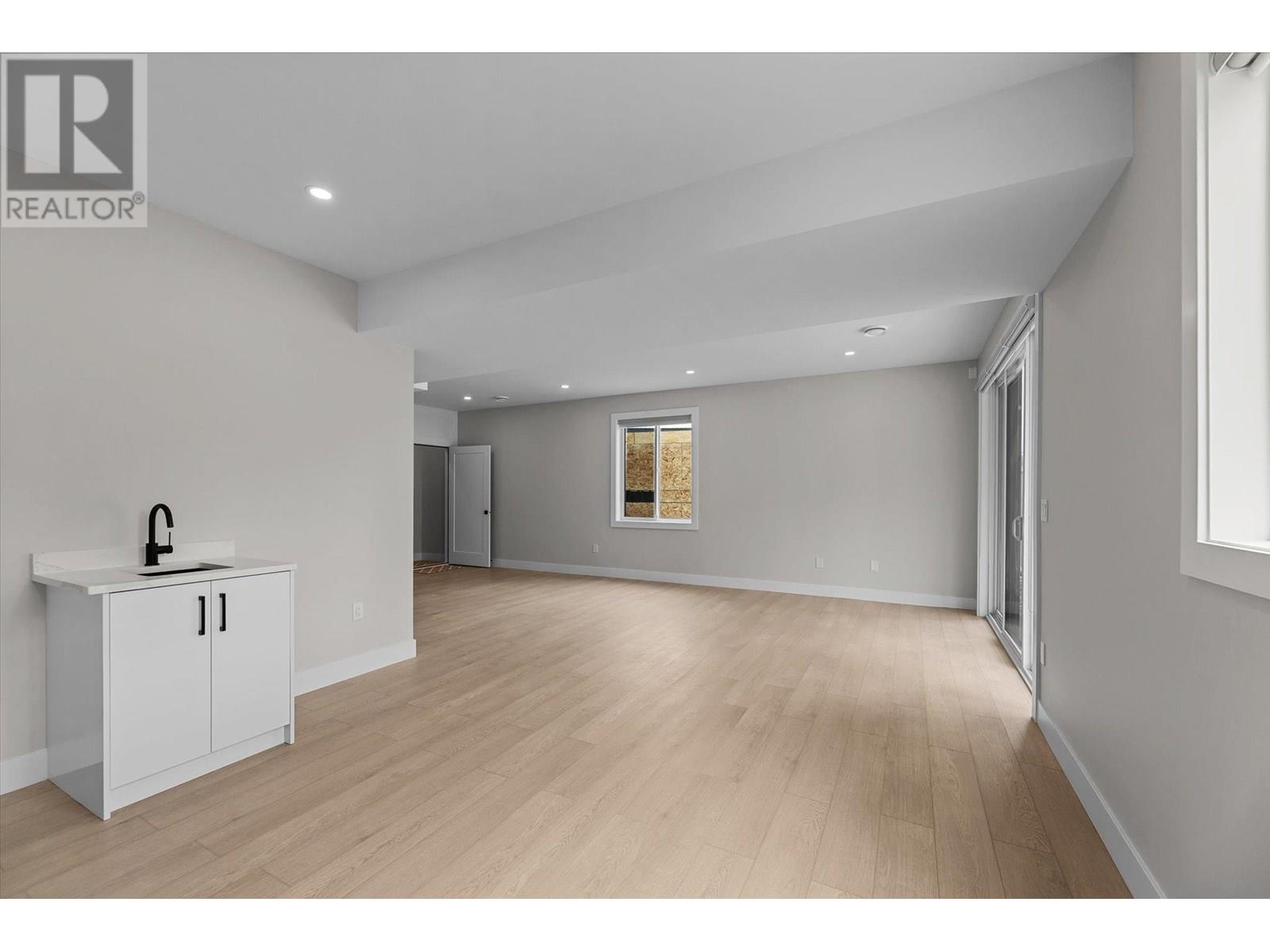  1681 Harbour View Crescent, Westbank