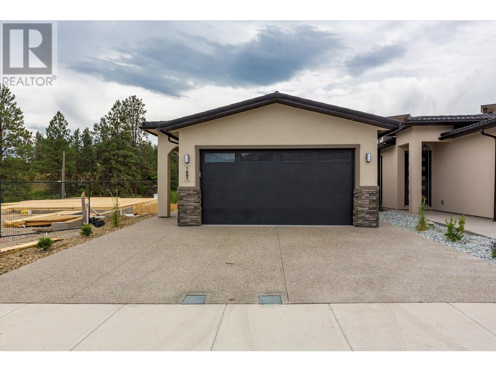  1681 Harbour View Crescent, Westbank