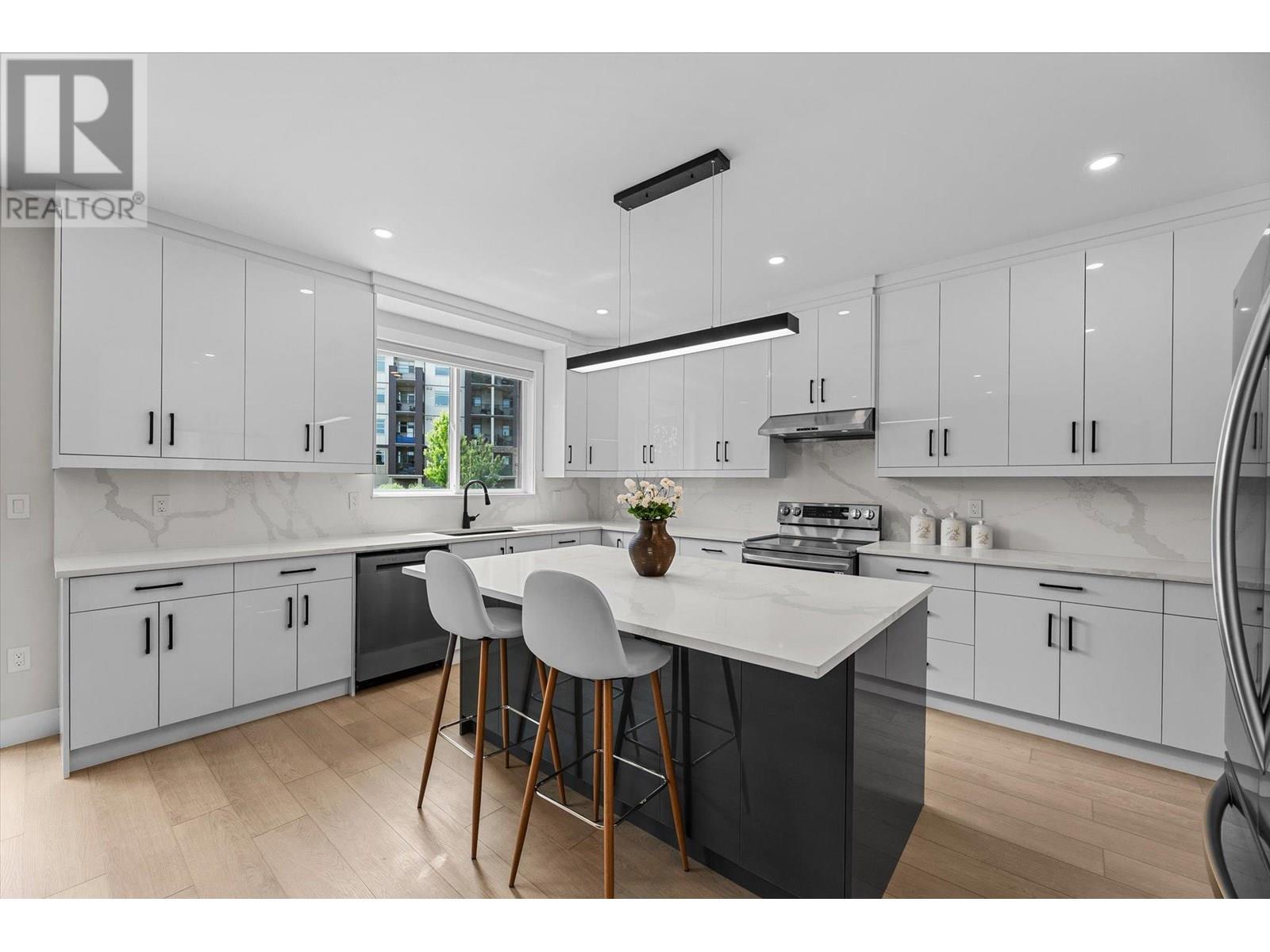  1681 Harbour View Crescent, Westbank