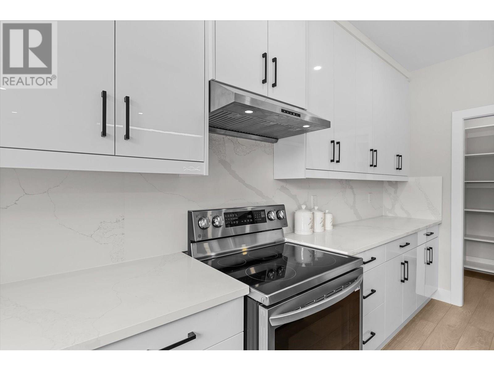  1681 Harbour View Crescent, Westbank