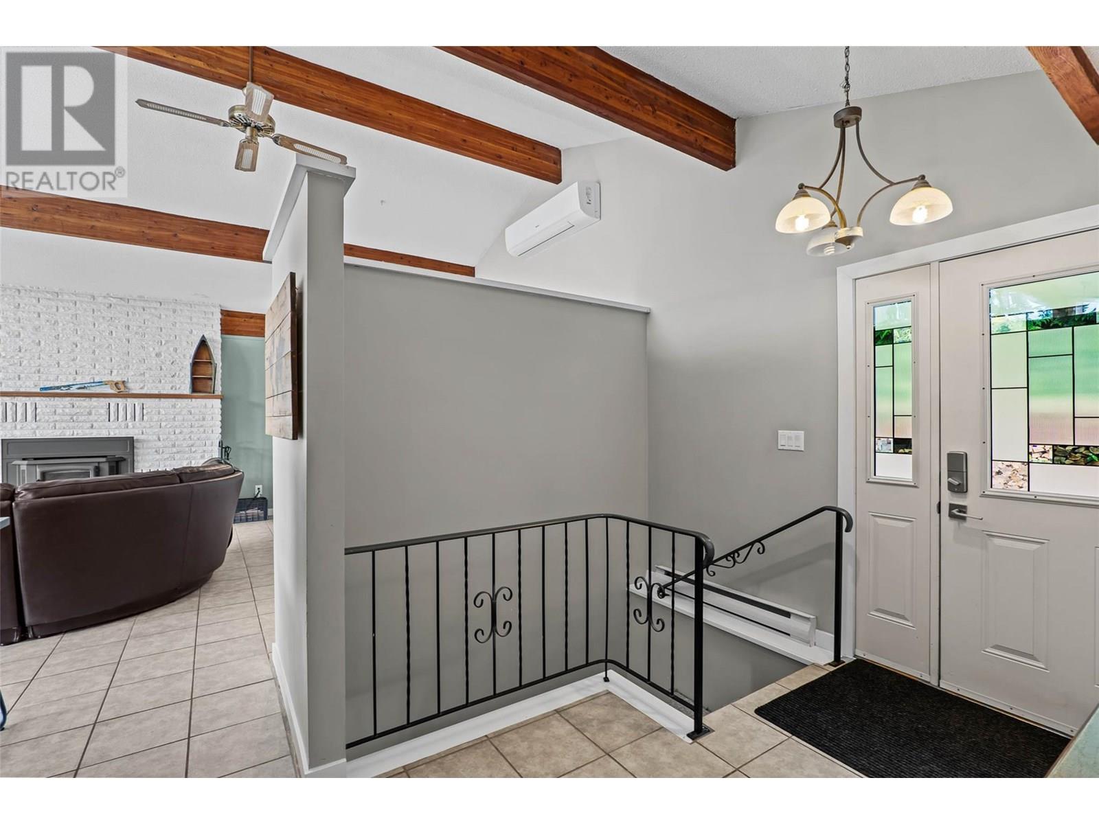 2250 Lakeview Drive, Blind Bay