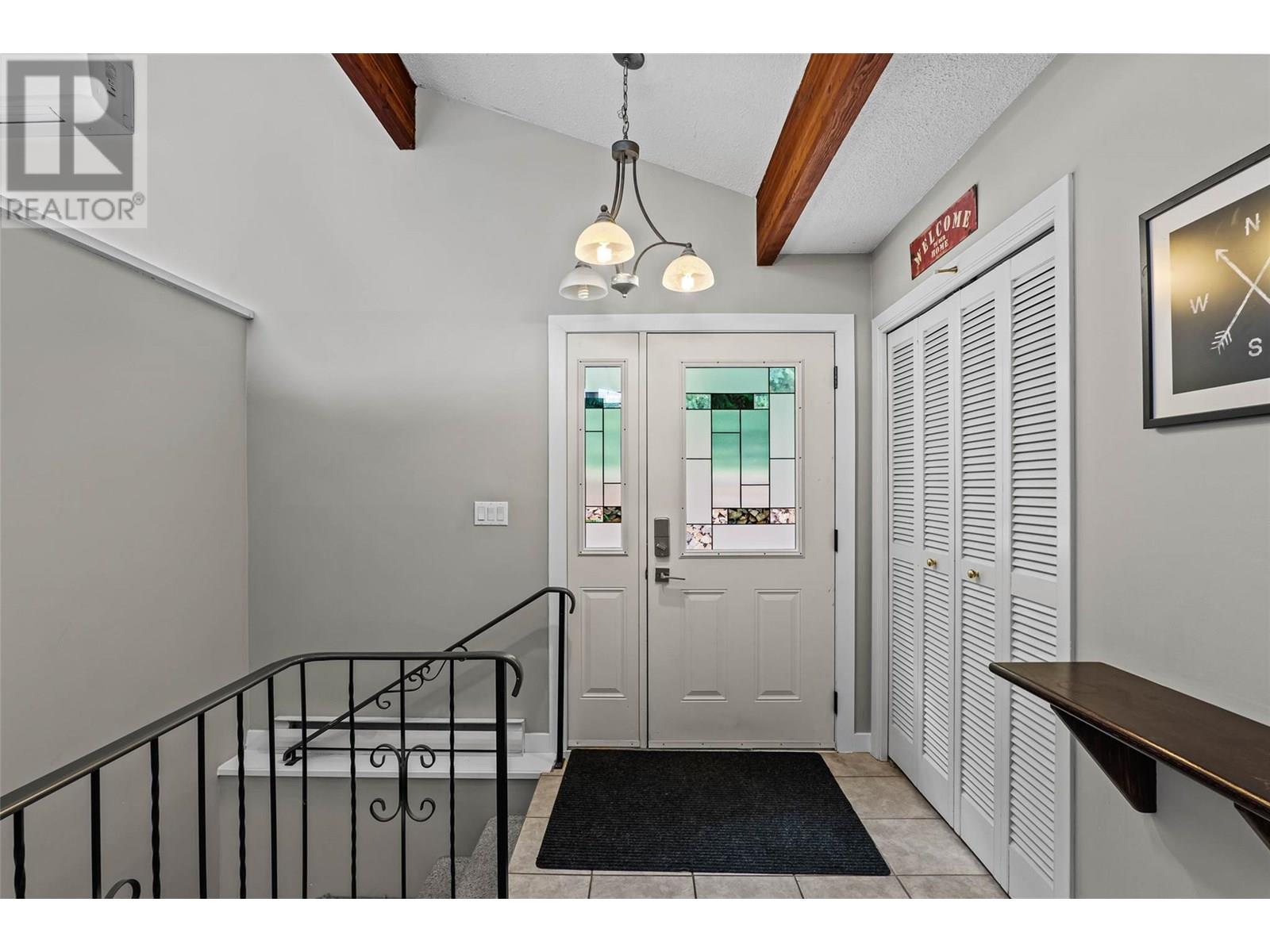 2250 Lakeview Drive, Blind Bay