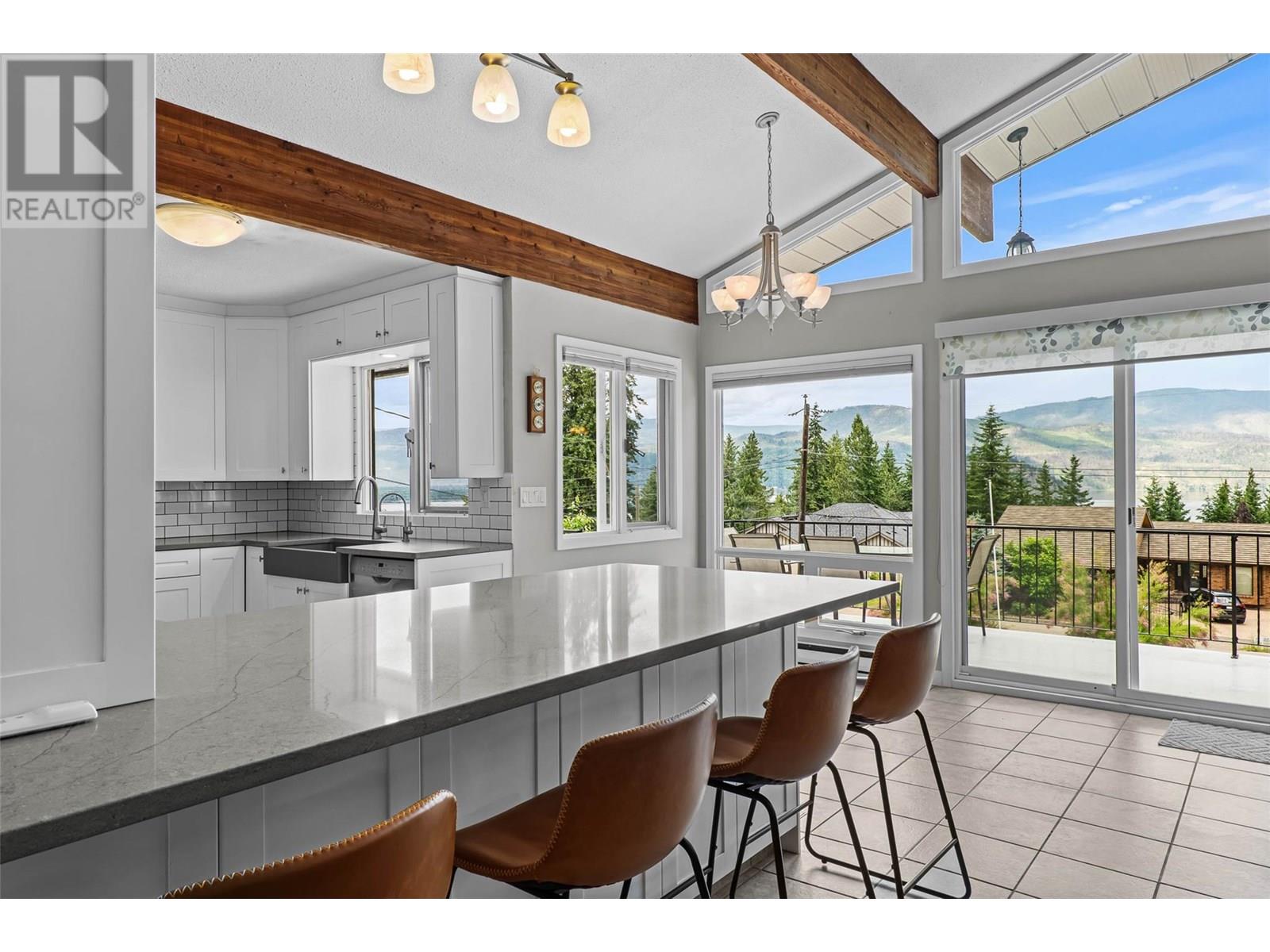 2250 Lakeview Drive, Blind Bay