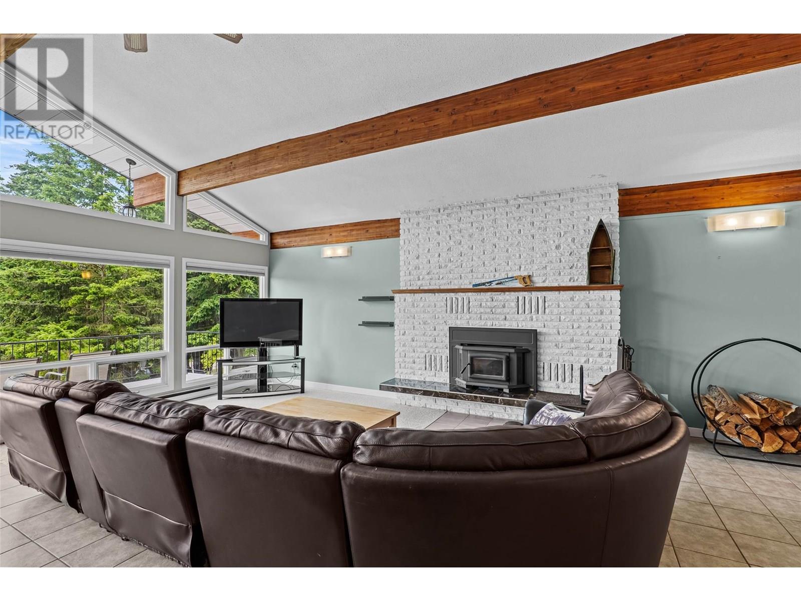 2250 Lakeview Drive, Blind Bay