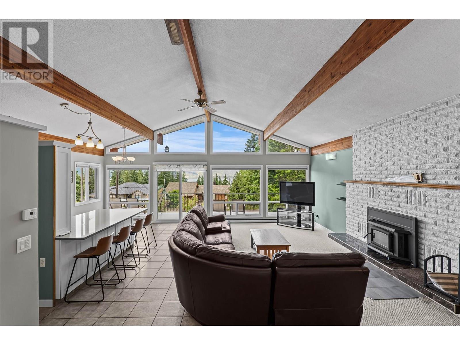 2250 Lakeview Drive, Blind Bay