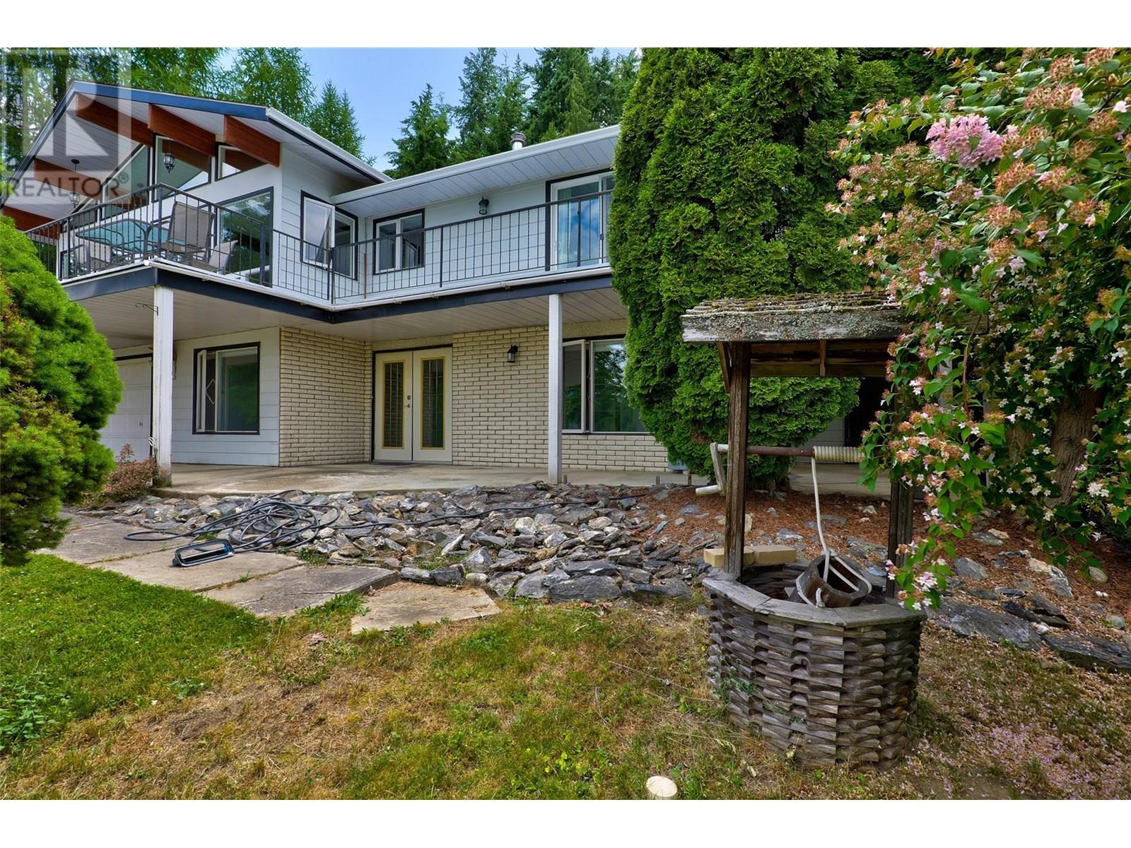 2250 Lakeview Drive, Blind Bay