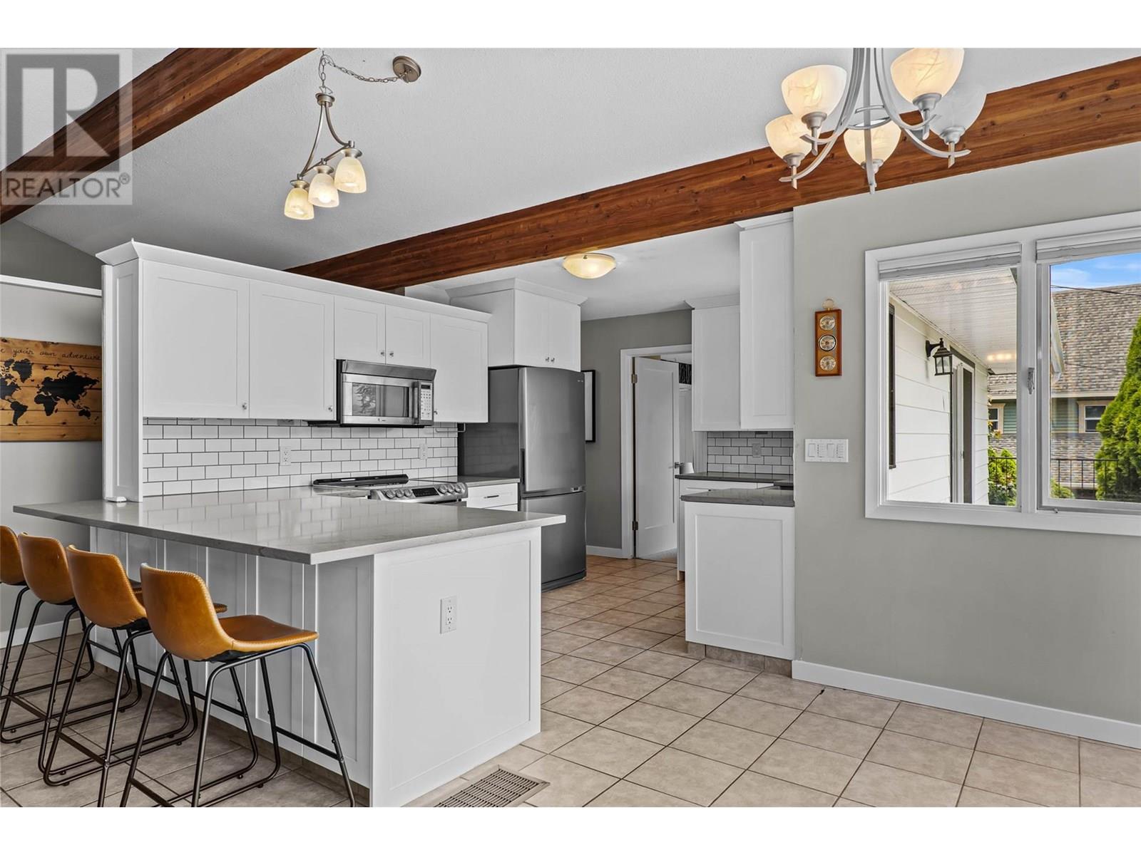 2250 Lakeview Drive, Blind Bay