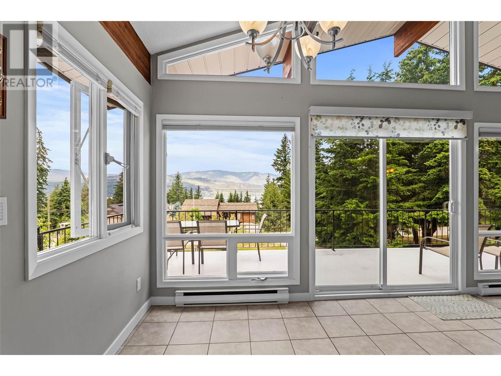 2250 Lakeview Drive, Blind Bay