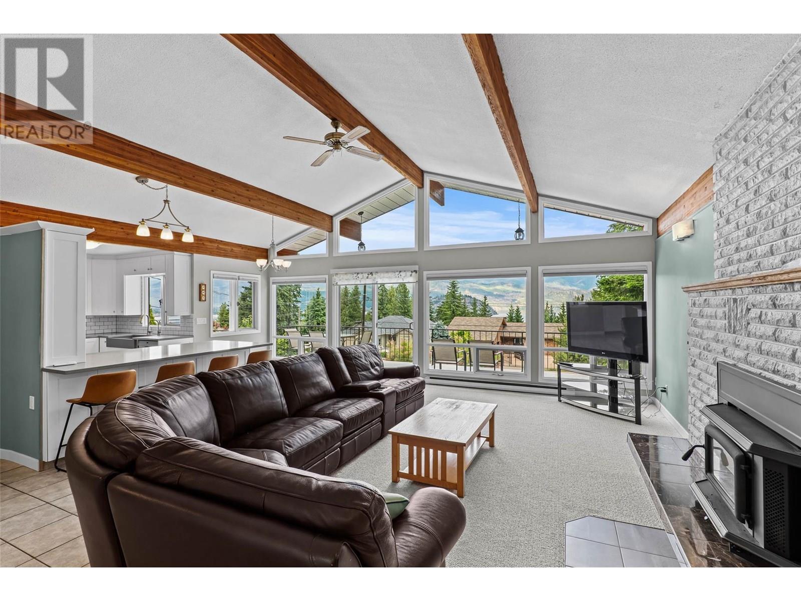 2250 Lakeview Drive, Blind Bay
