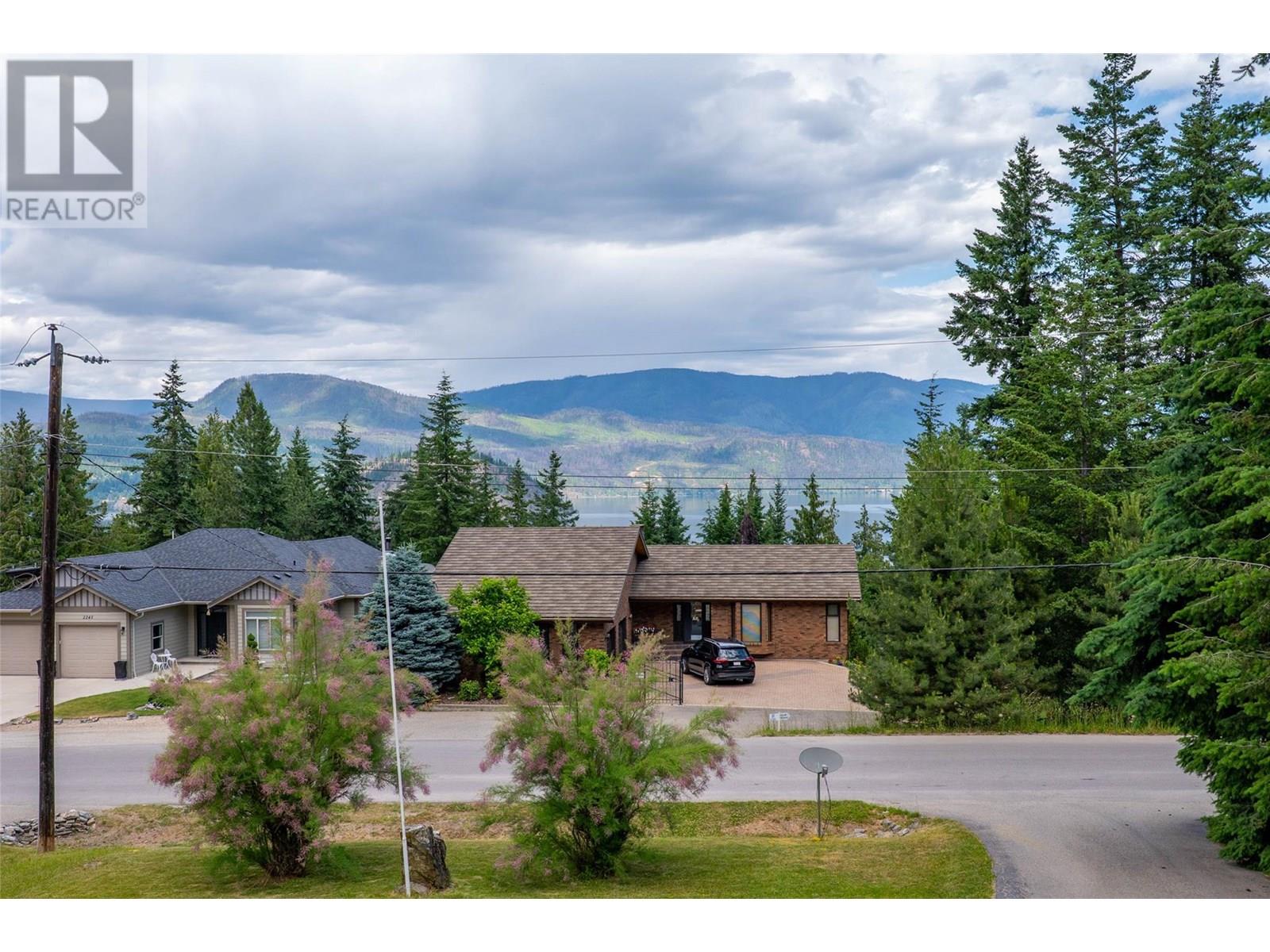 2250 Lakeview Drive, Blind Bay