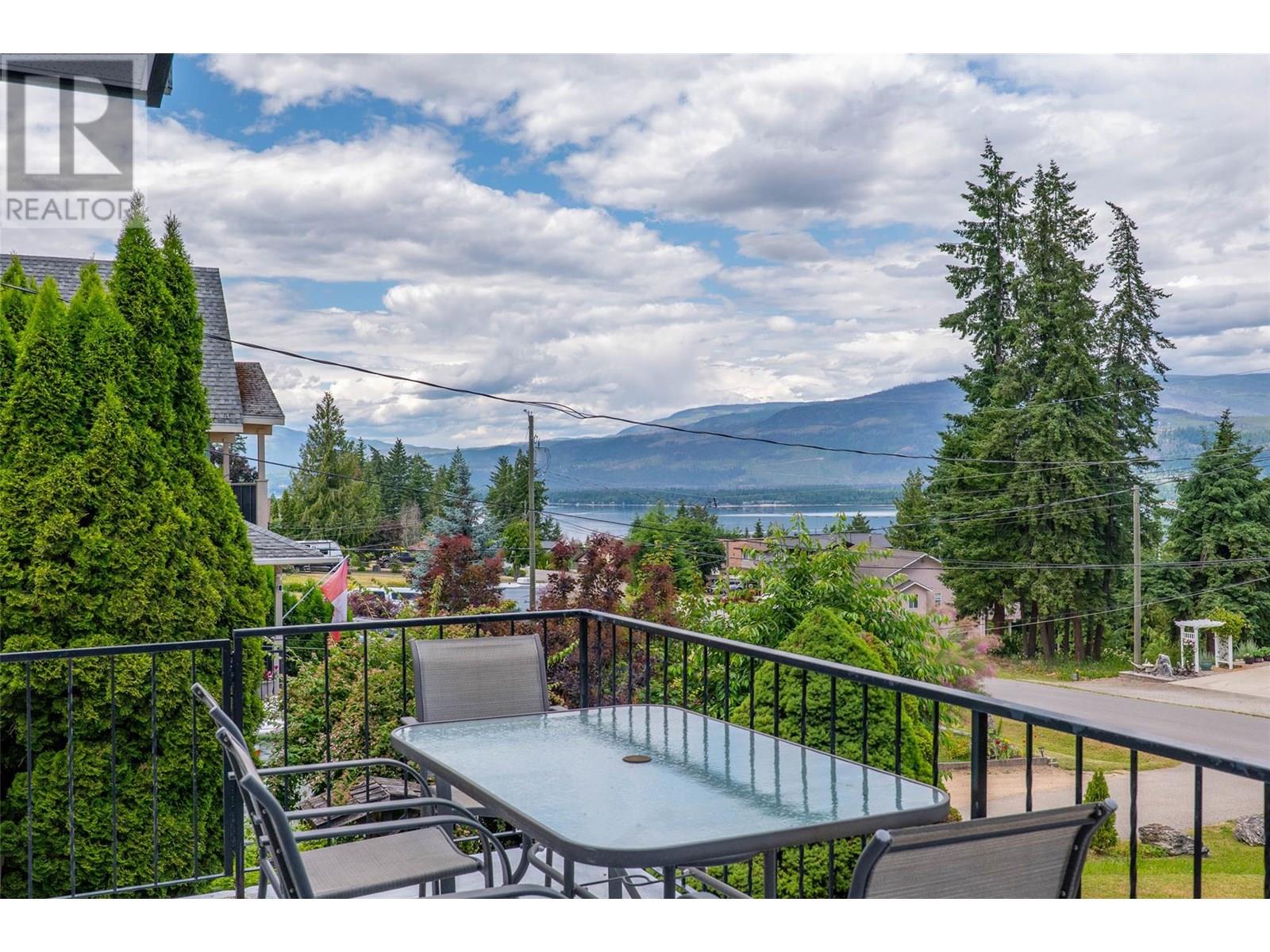 2250 Lakeview Drive, Blind Bay