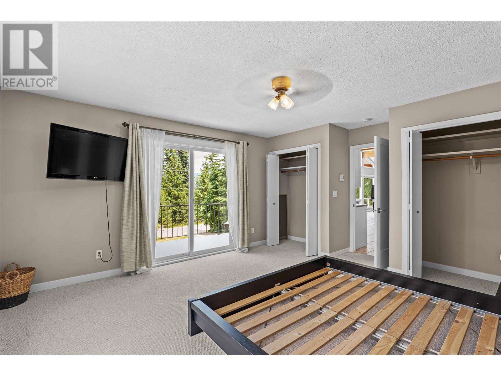 2250 Lakeview Drive, Blind Bay