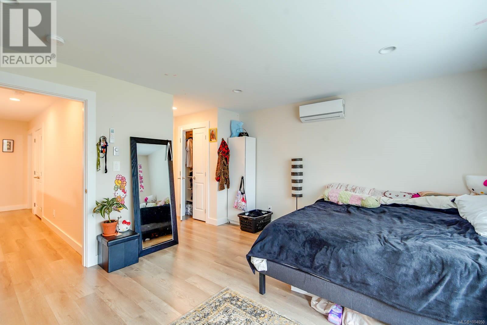 #2 2623 5th Ave - 14