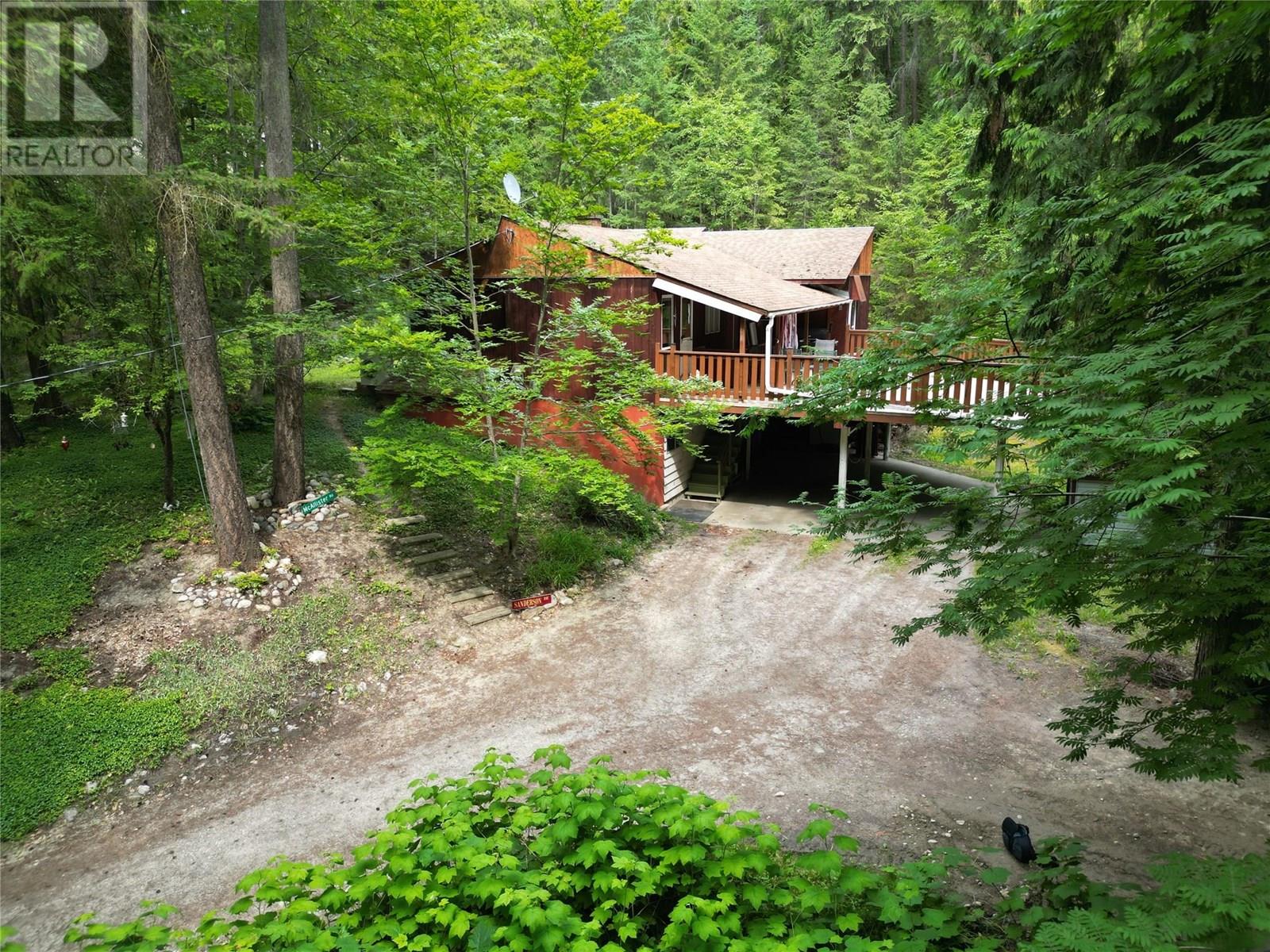 Photo 16 of 8043 97 A Highway, Mara BC