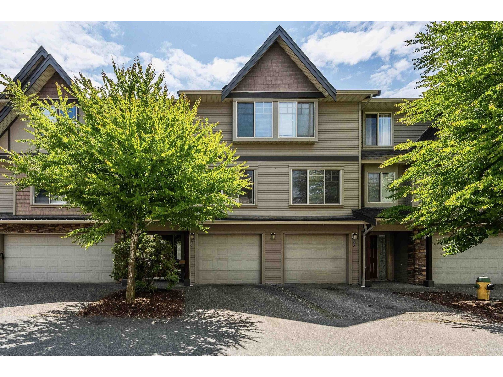 Photo 1 of 66 5556 Peach Road Garrison Crossing, Chilliwack BC
