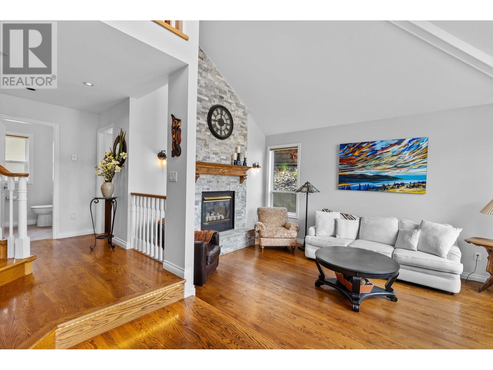  3838 Beach Avenue, Peachland
