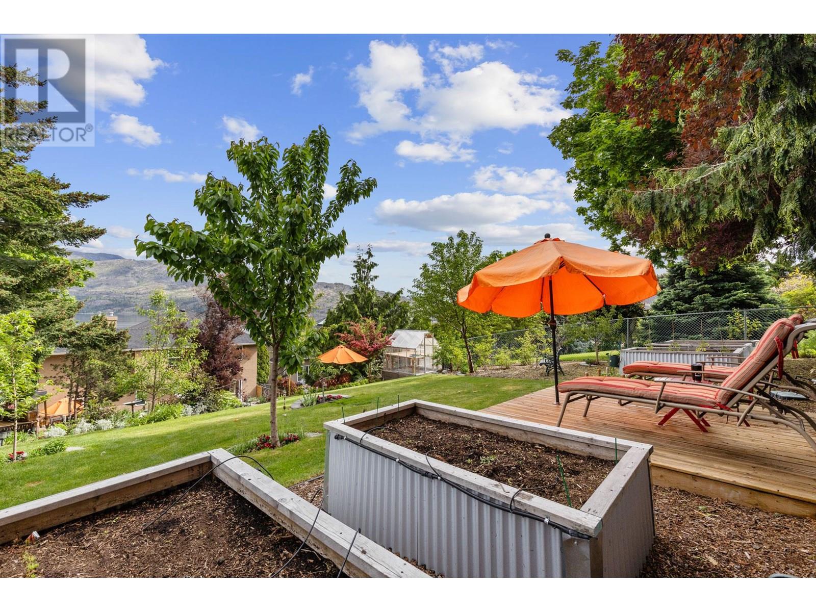  3838 Beach Avenue, Peachland