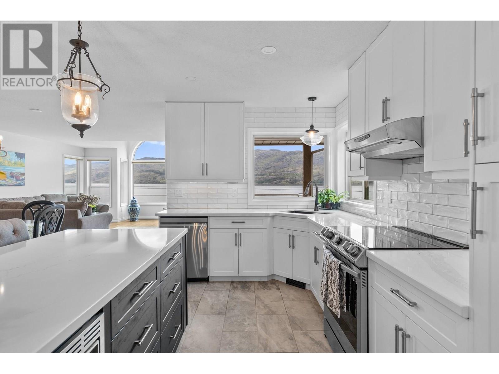  3838 Beach Avenue, Peachland