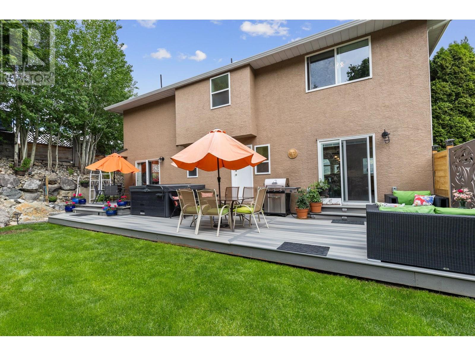  3838 Beach Avenue, Peachland