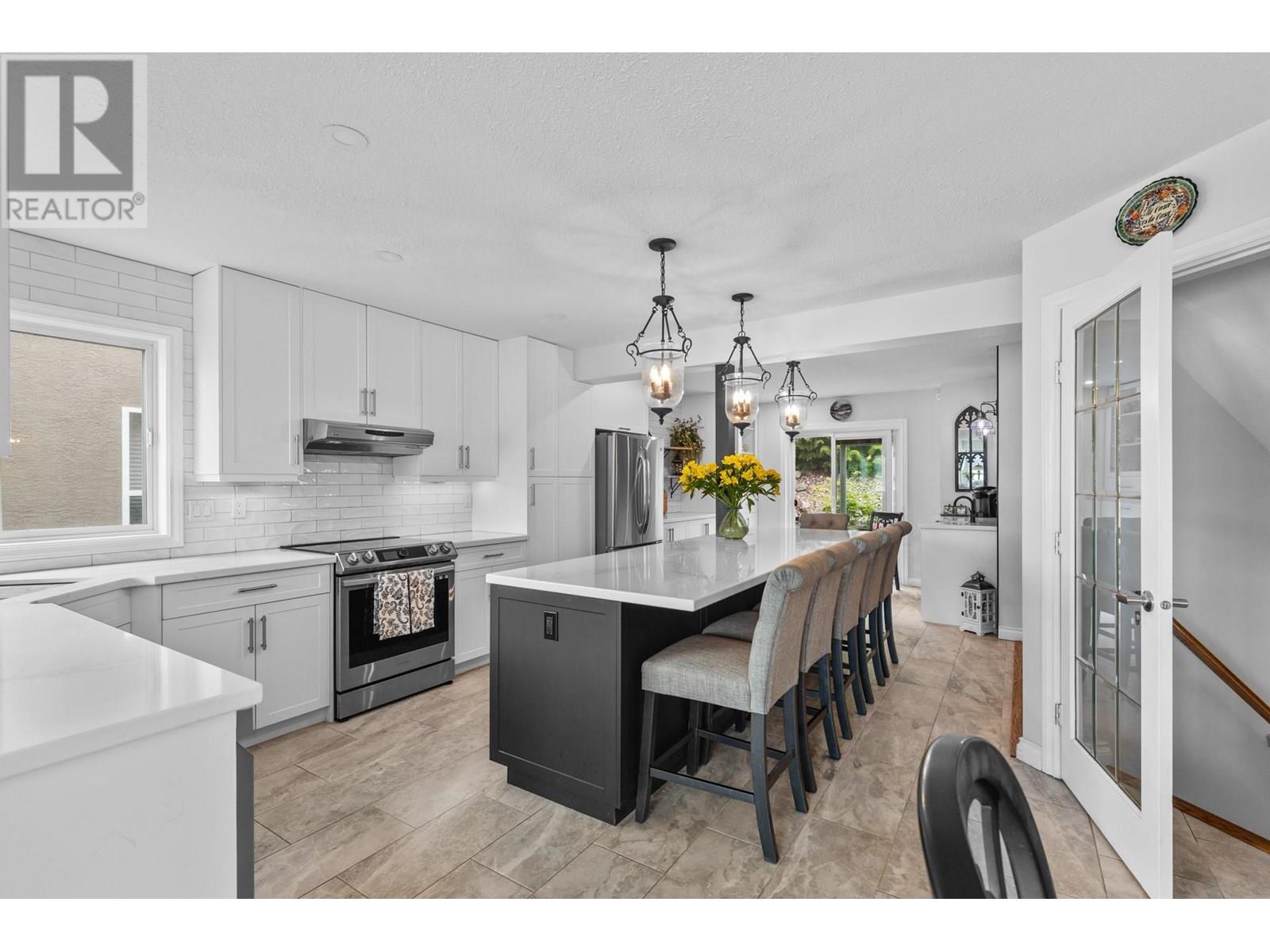  3838 Beach Avenue, Peachland
