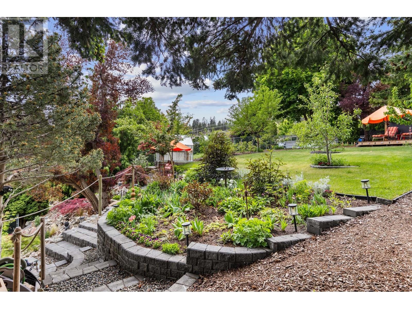  3838 Beach Avenue, Peachland