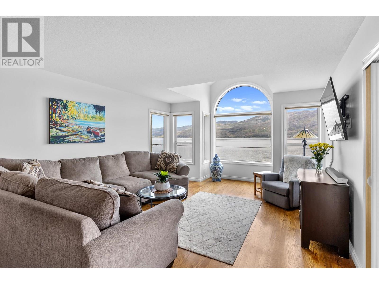  3838 Beach Avenue, Peachland