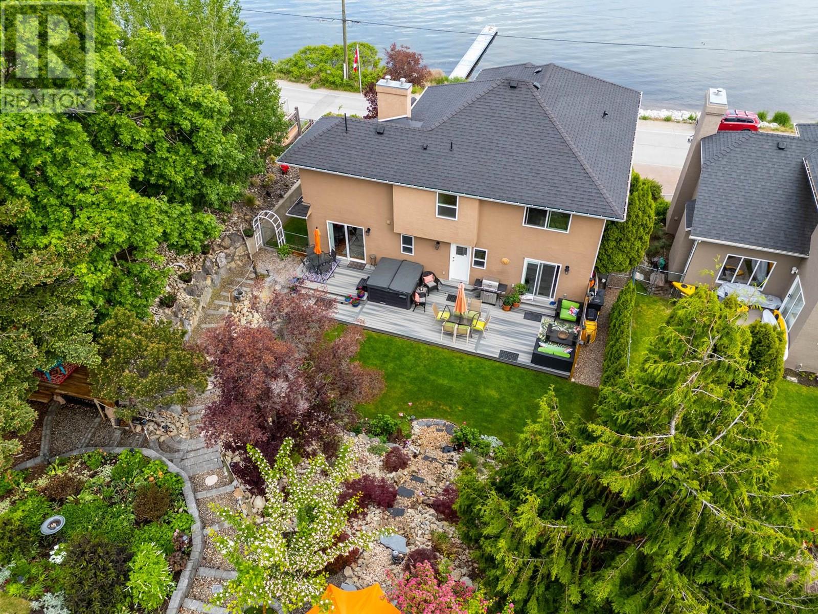  3838 Beach Avenue, Peachland