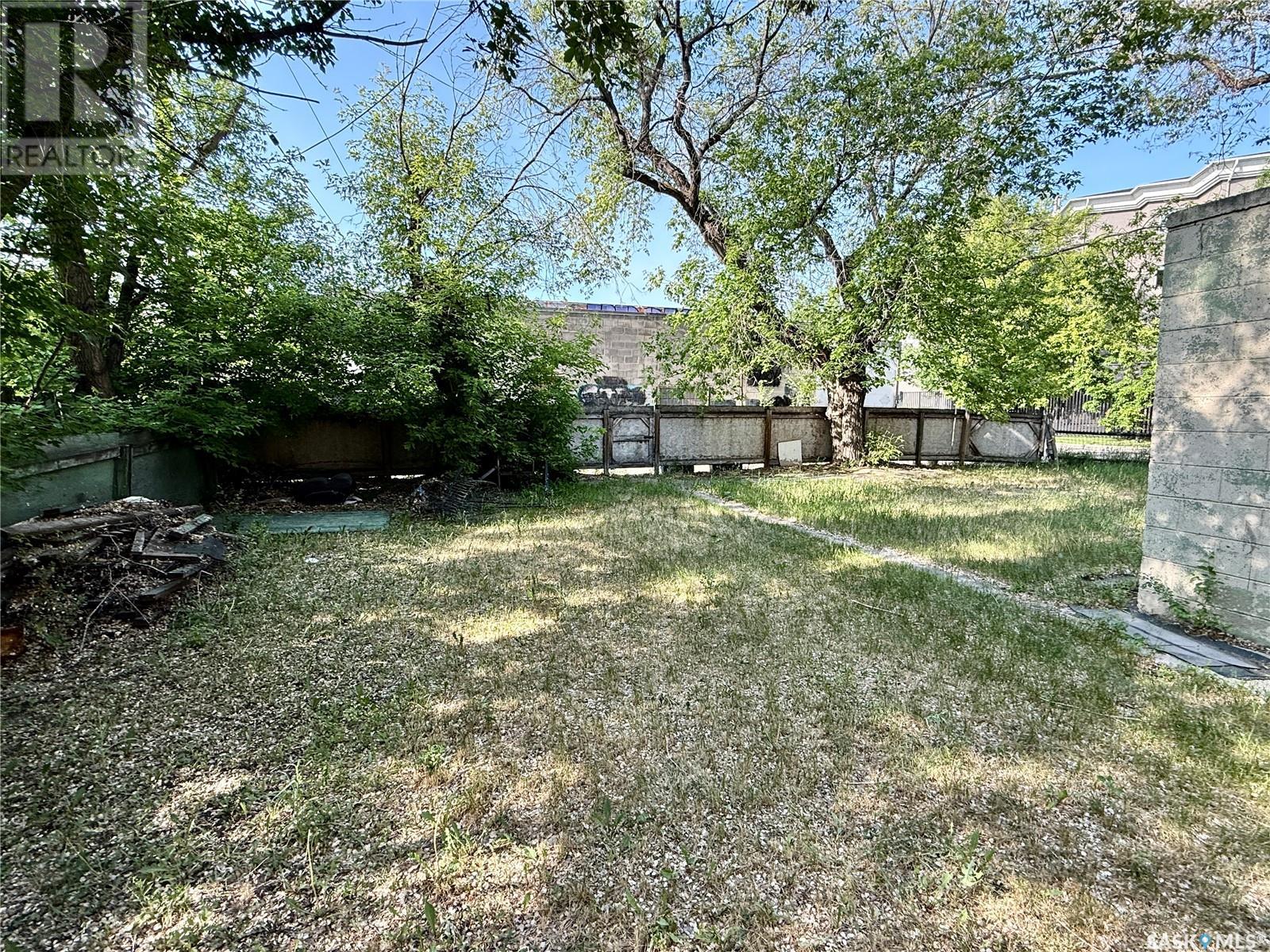 Photo 38 of 202 24th Street W, Saskatoon SK
