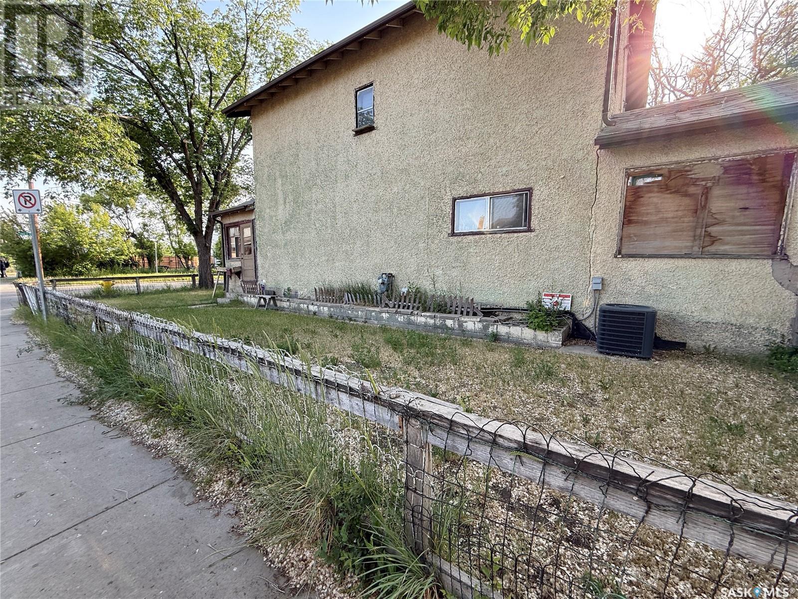 Photo 39 of 202 24th Street W, Saskatoon SK