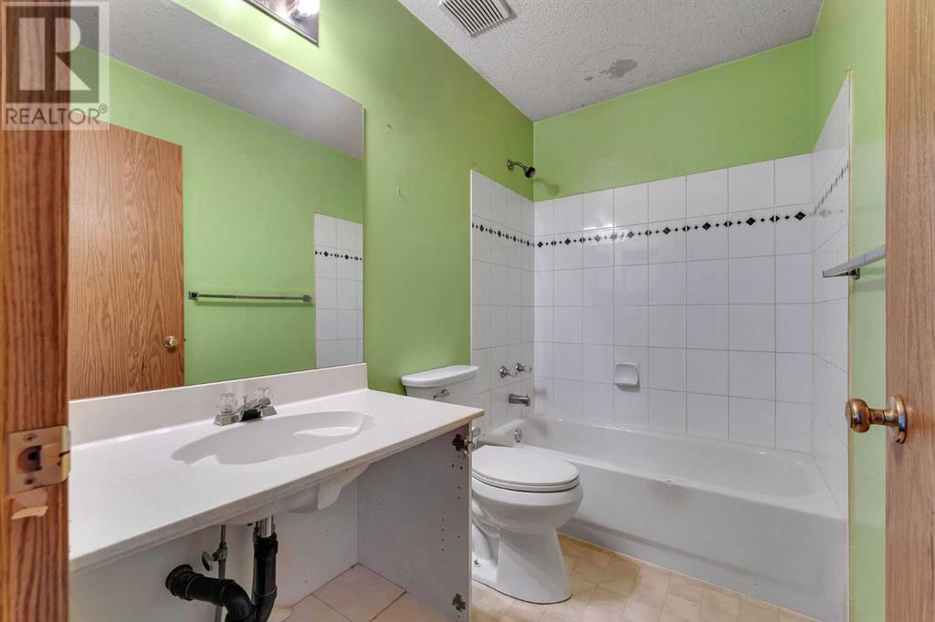 Single Family House for Sale in  San Diego Way NE Monterey Park Calgary 