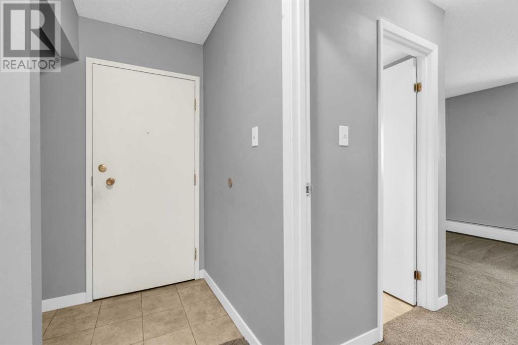 Single Family House for Sale in   Southampton Drive SW Southwood Calgary 