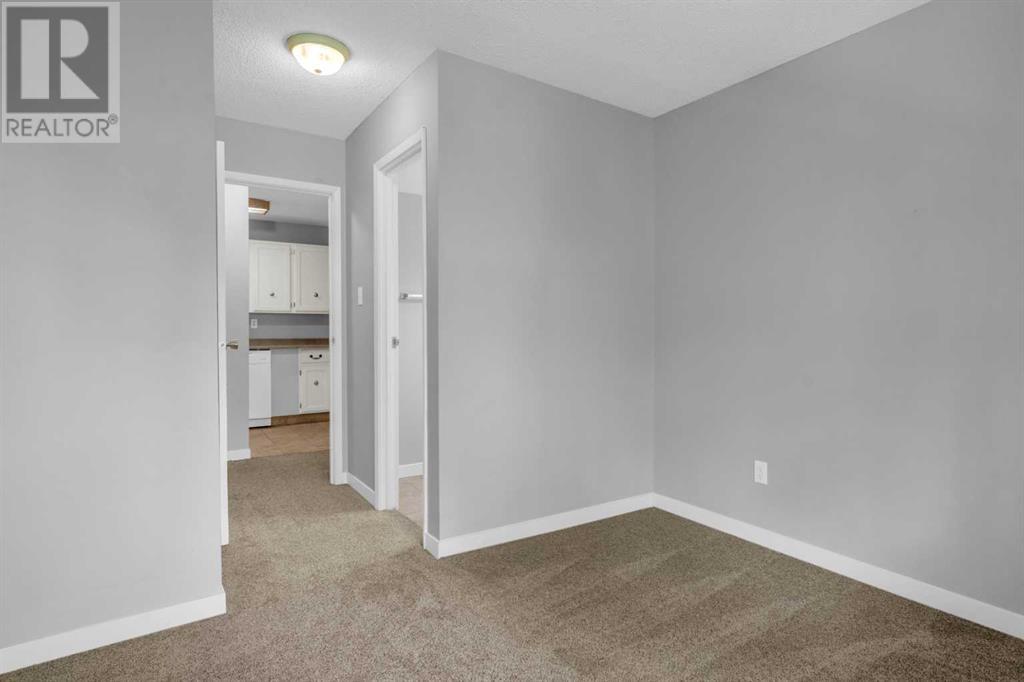 Single Family House for Sale in   Southampton Drive SW Southwood Calgary 