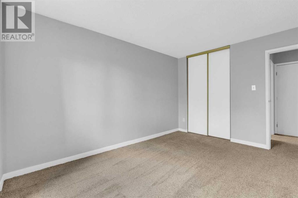 Single Family House for Sale in   Southampton Drive SW Southwood Calgary 