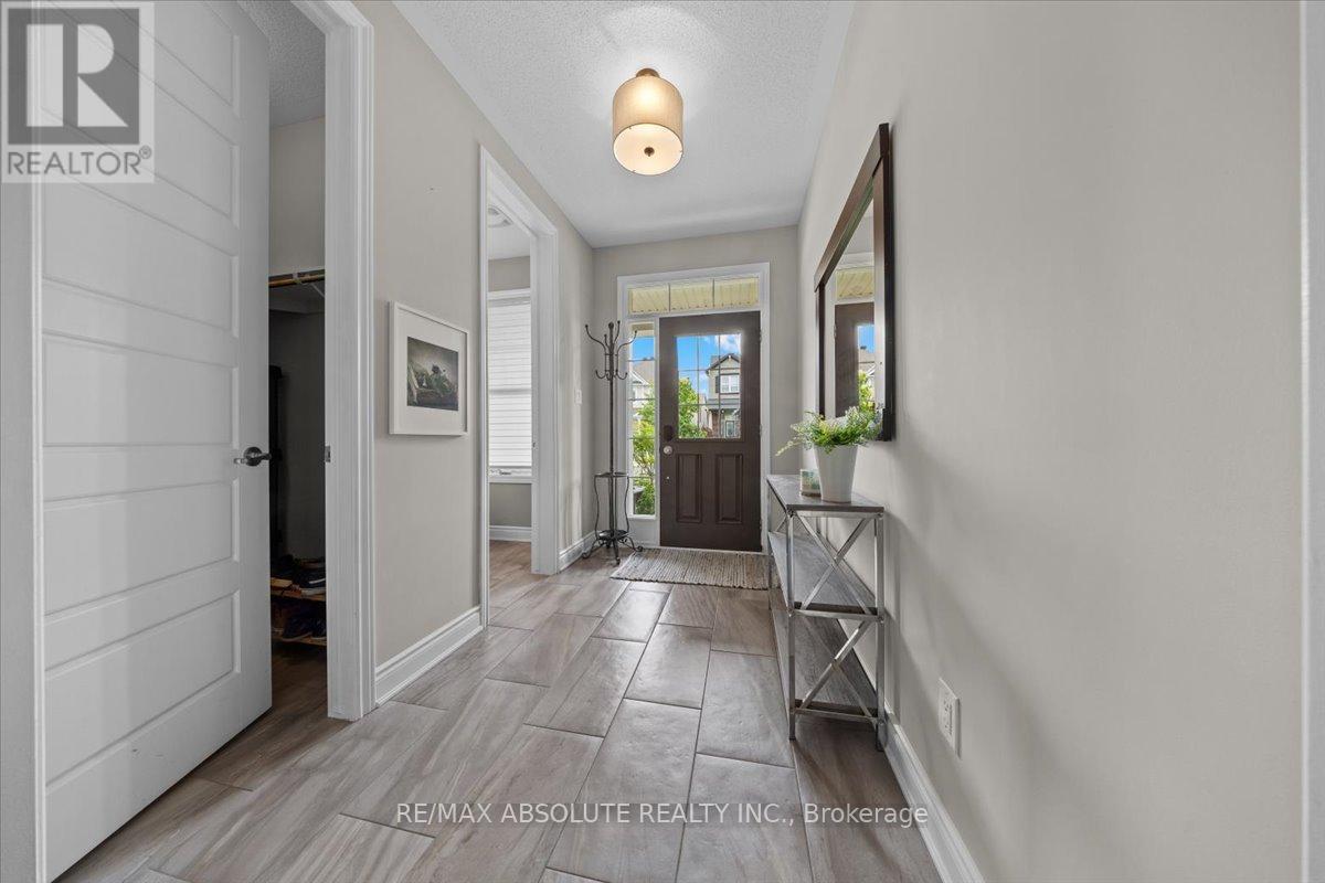 Walk in closet in the main entry