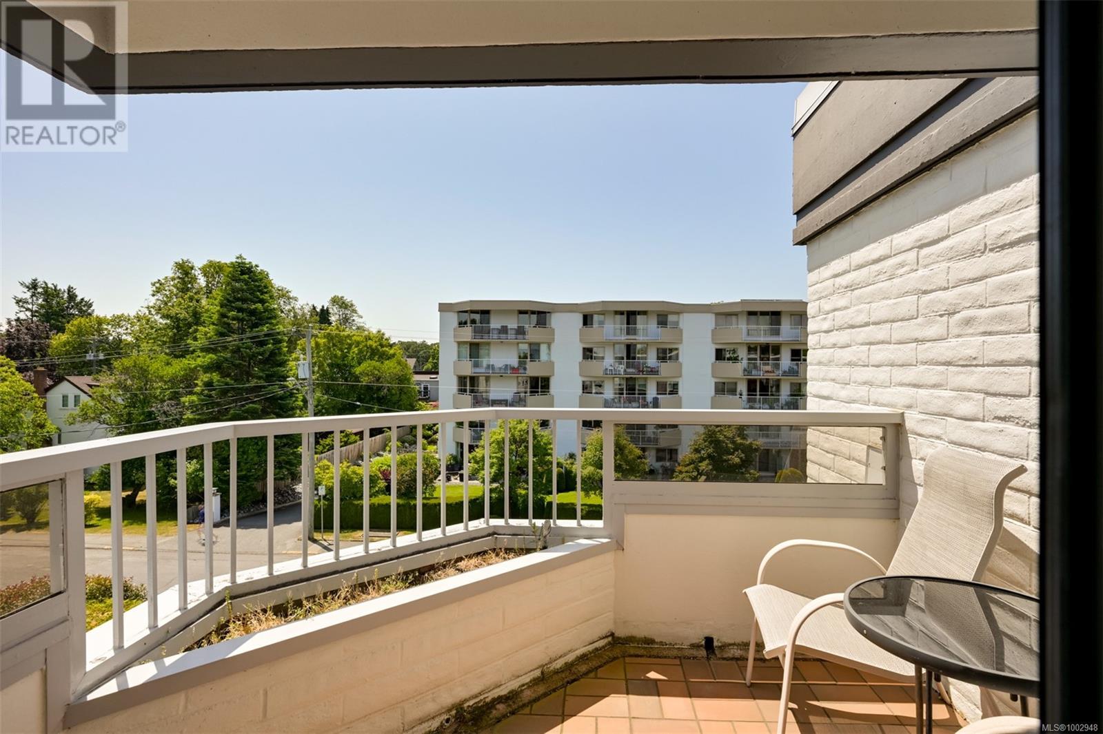 409 1370 Beach Drive, Oak Bay