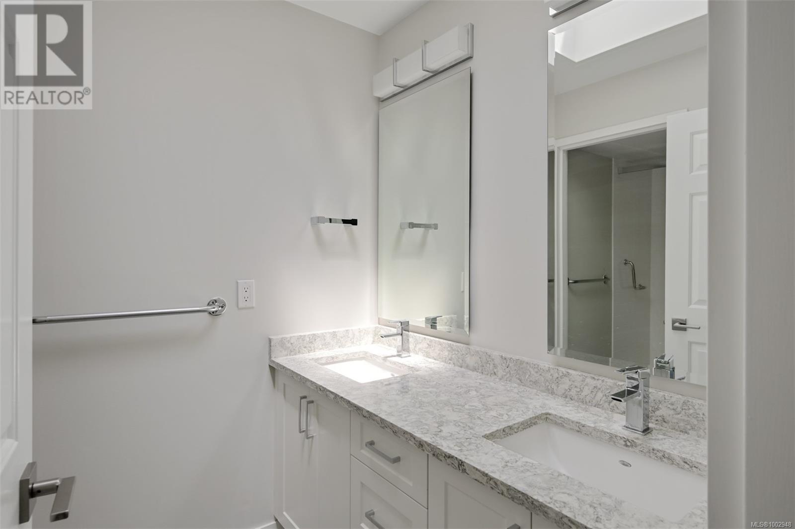409 1370 Beach Drive, Oak Bay
