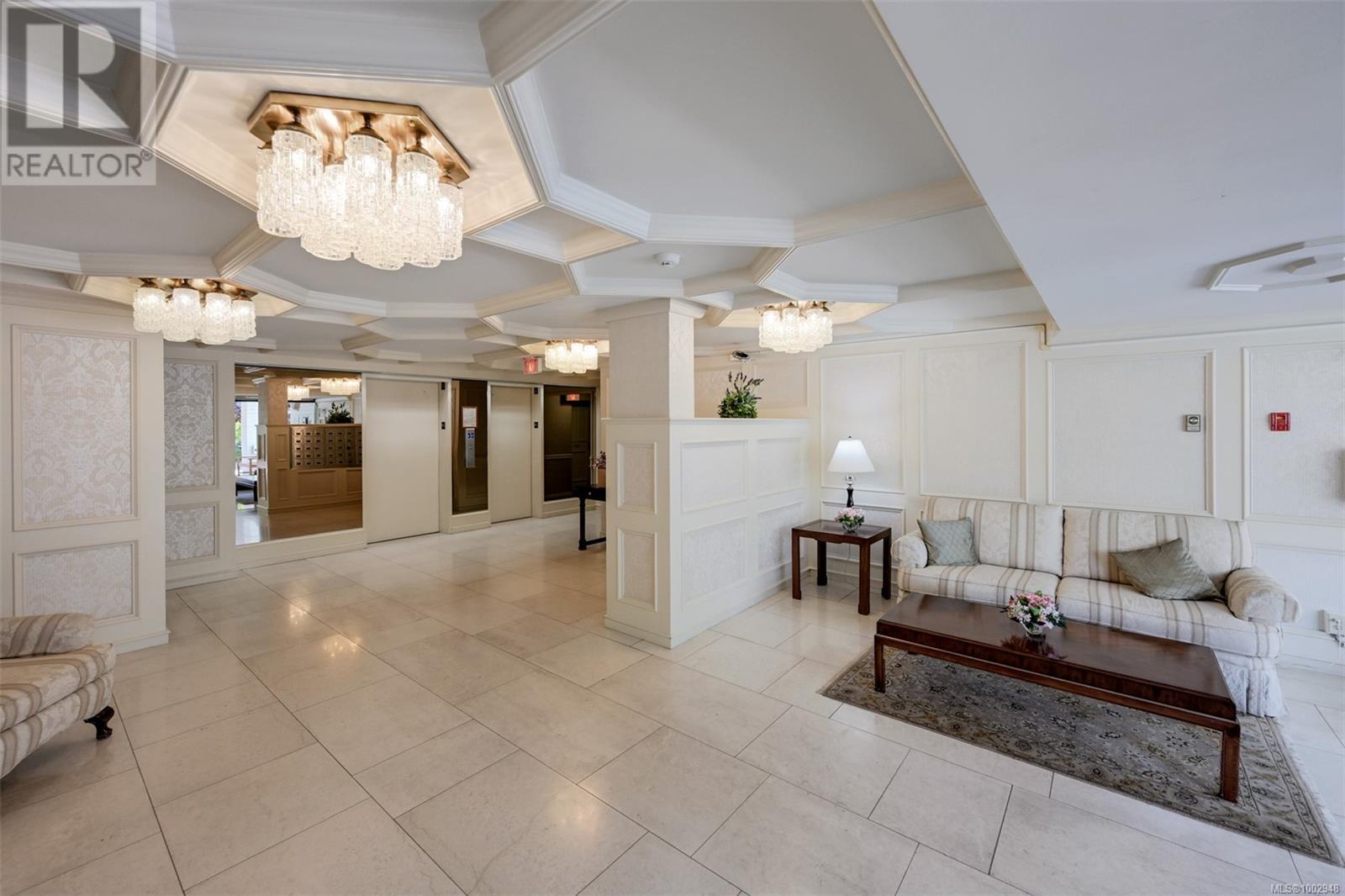 409 1370 Beach Drive, Oak Bay