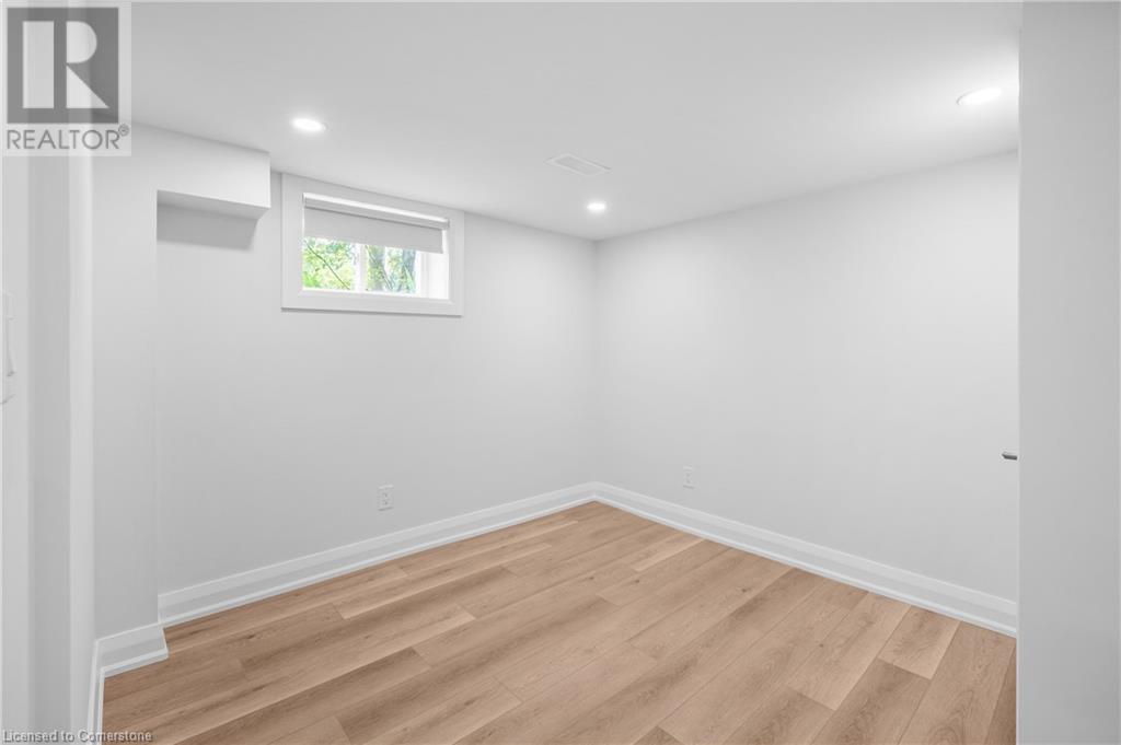 Photo 10 of 723 Hager Avenue Unit B, Burlington ON