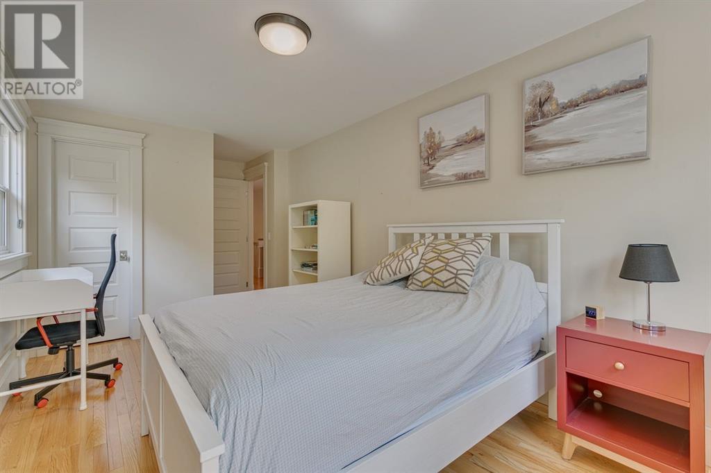 Single Family House for Sale in   Avenue SW Cliff Bungalow Calgary 