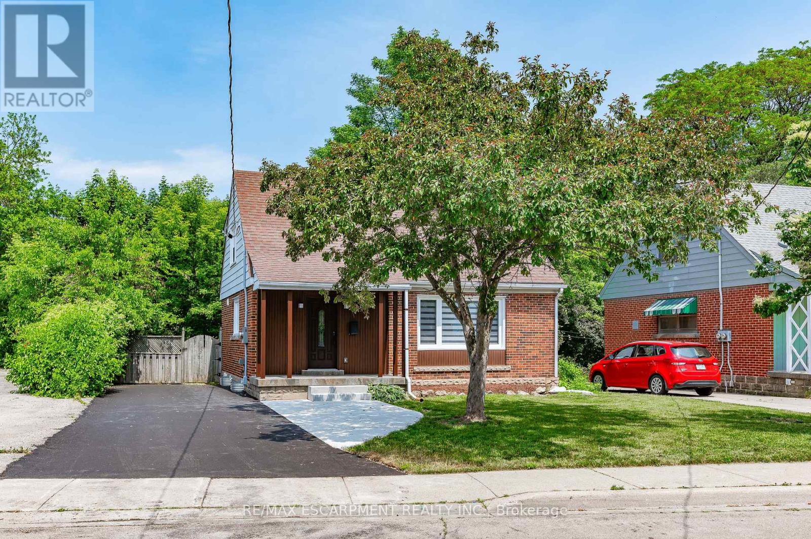 Photo 4 of B 723 Hager Avenue, Burlington ON