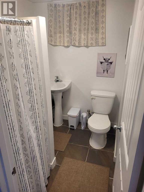 Single Family House Bi-level for Sale in   Avenue SE Penbrooke Meadows Calgary 