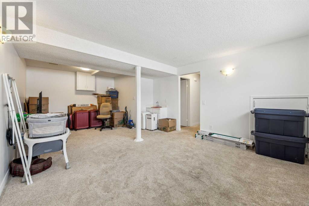Single Family House Bi-level for Sale in   Avenue SE Penbrooke Meadows Calgary 