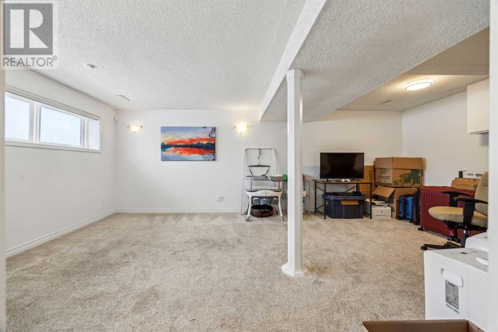 Single Family House Bi-level for Sale in   Avenue SE Penbrooke Meadows Calgary 