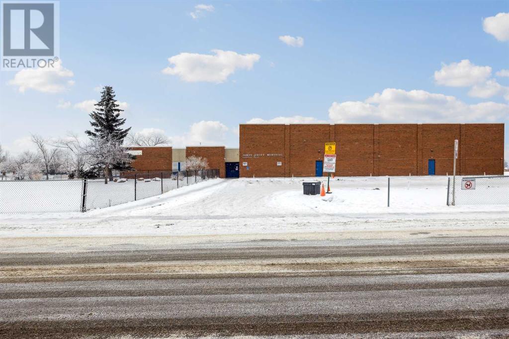 Single Family House Bi-level for Sale in   Avenue SE Penbrooke Meadows Calgary 