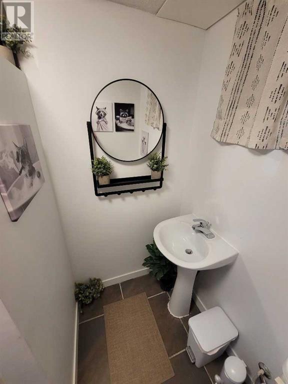 Single Family House Bi-level for Sale in   Avenue SE Penbrooke Meadows Calgary 