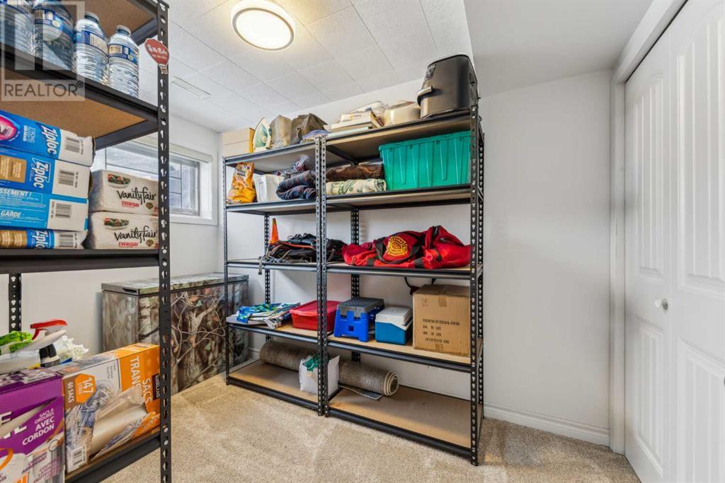 Single Family House Bi-level for Sale in   Avenue SE Penbrooke Meadows Calgary 