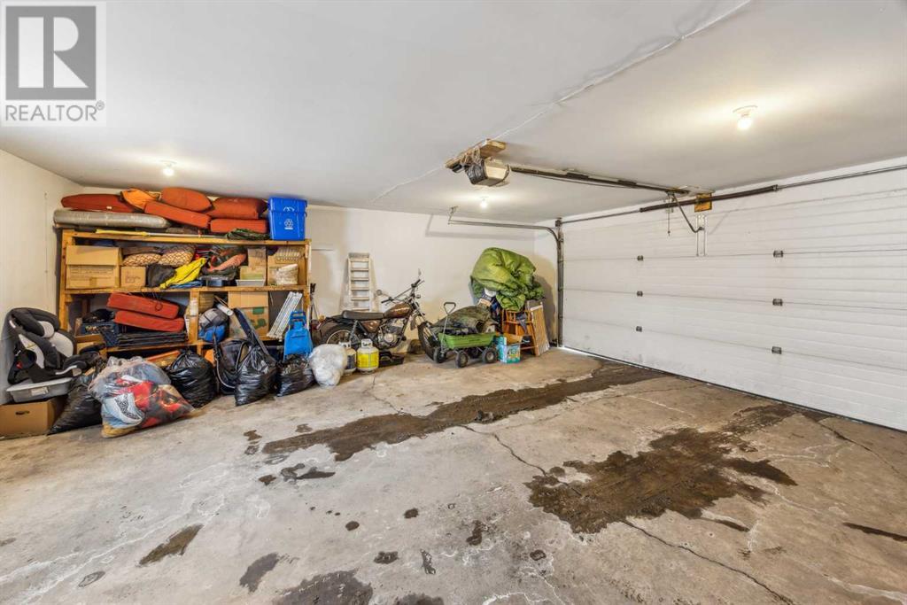 Single Family House Bi-level for Sale in   Avenue SE Penbrooke Meadows Calgary 