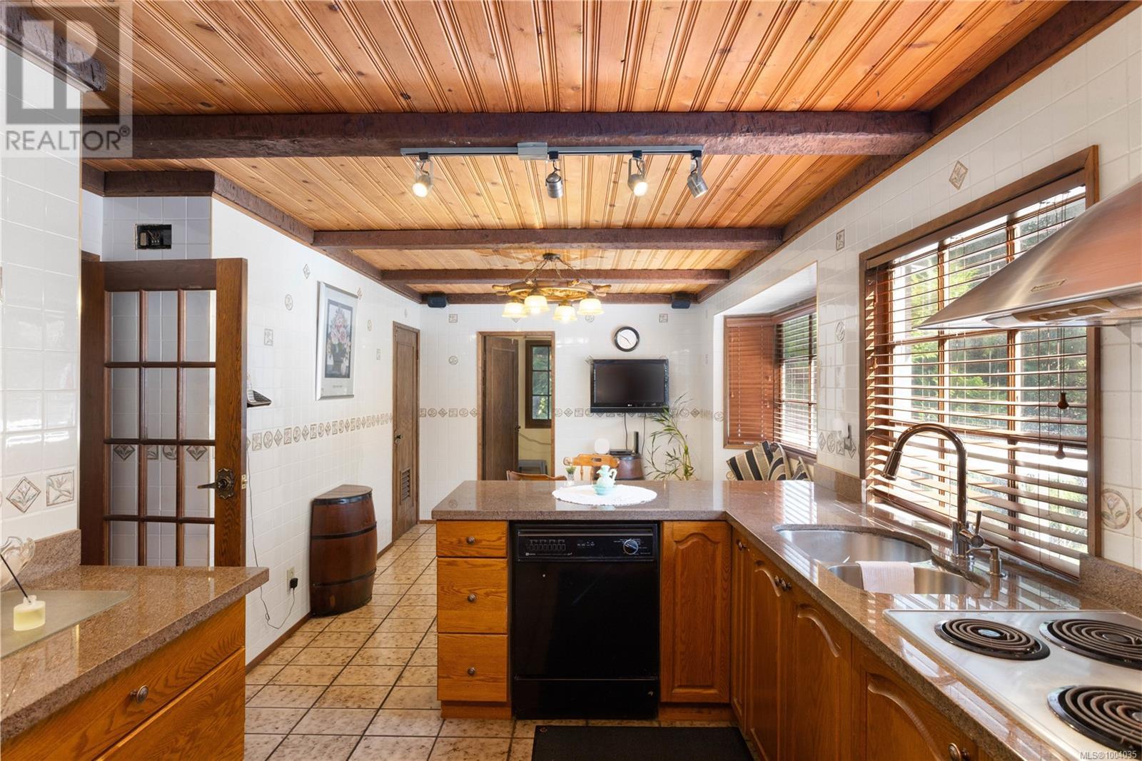  3460 Beach Drive, Oak Bay